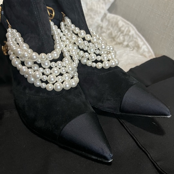 Chanel 75mm Pearl Short Boots - Picture 4 of 12